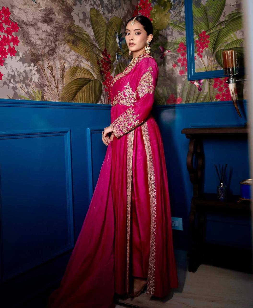 Elegant Heavy Chinon Top & Lehenga Set with Dupatta β Full Sleeves & Embroidery Details