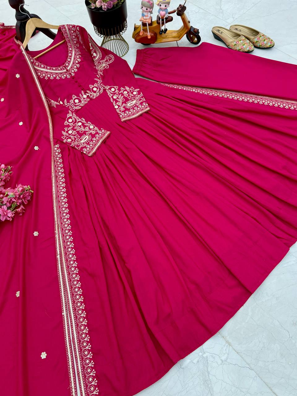 Elegant Heavy Chinon Top & Lehenga Set with Dupatta β Full Sleeves & Embroidery Details