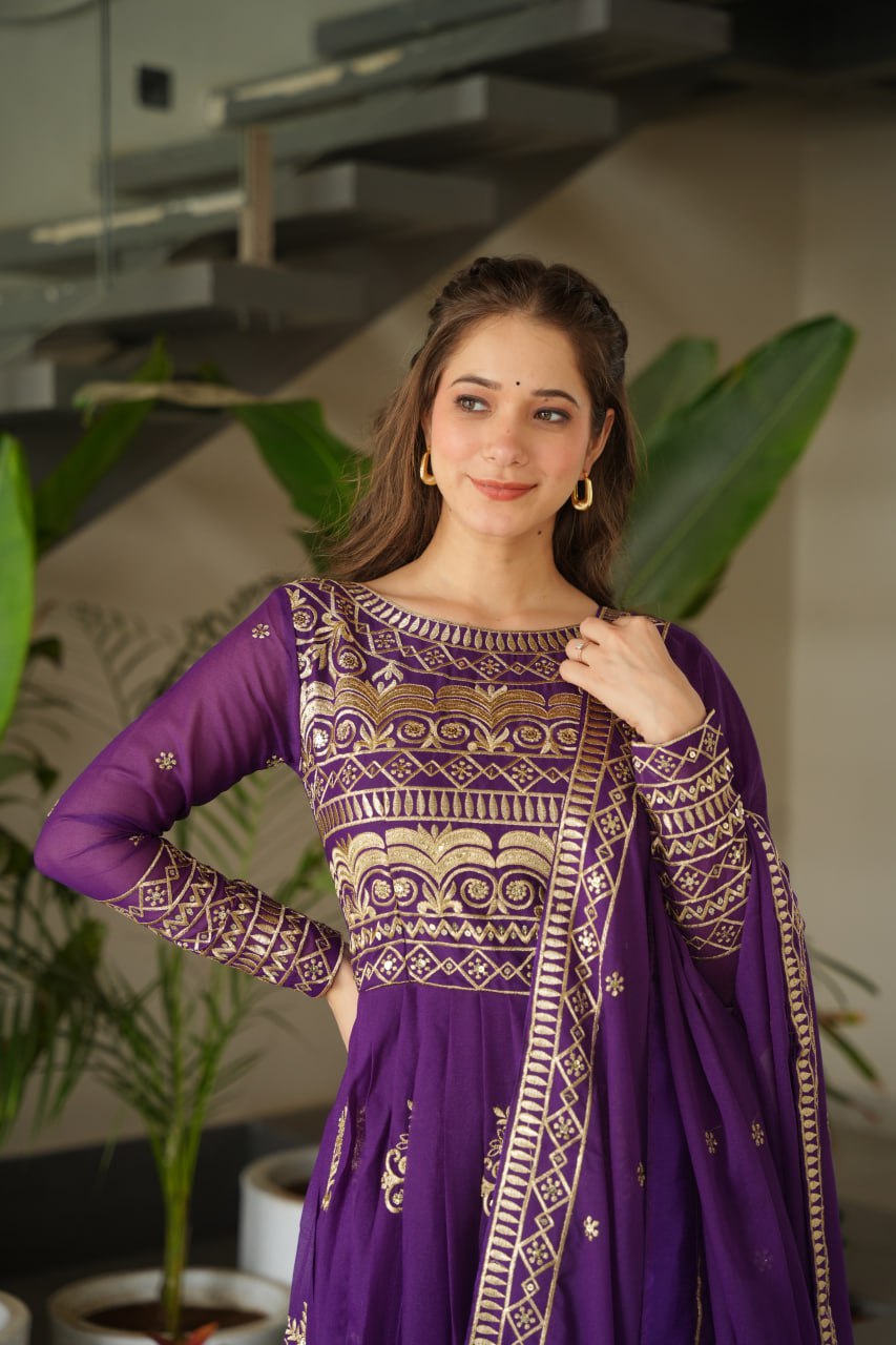 Luxury Organza Gown with Dupatta – Ready-to-Wear Collection