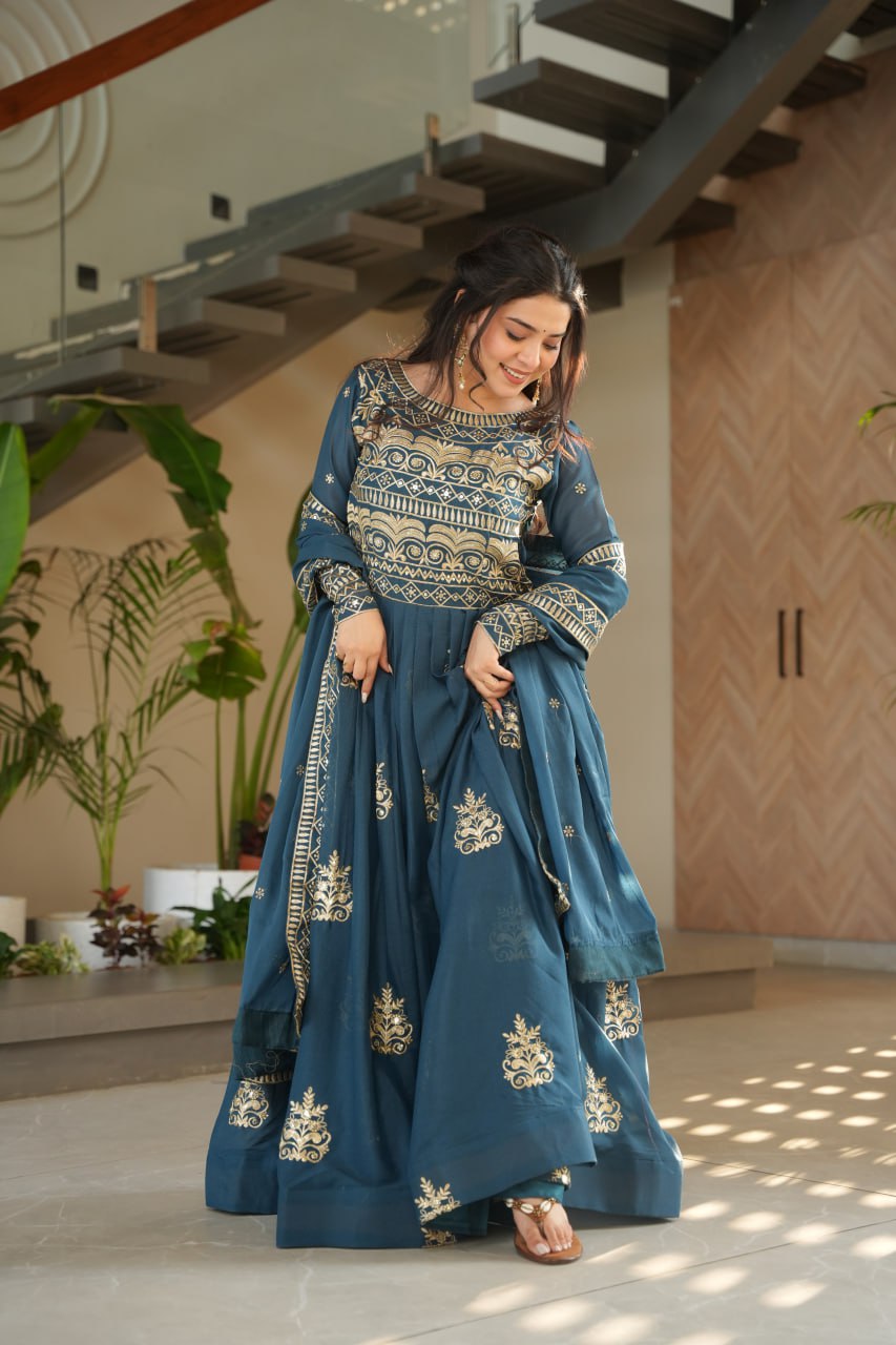 Luxury Organza Gown with Dupatta – Ready-to-Wear Collection