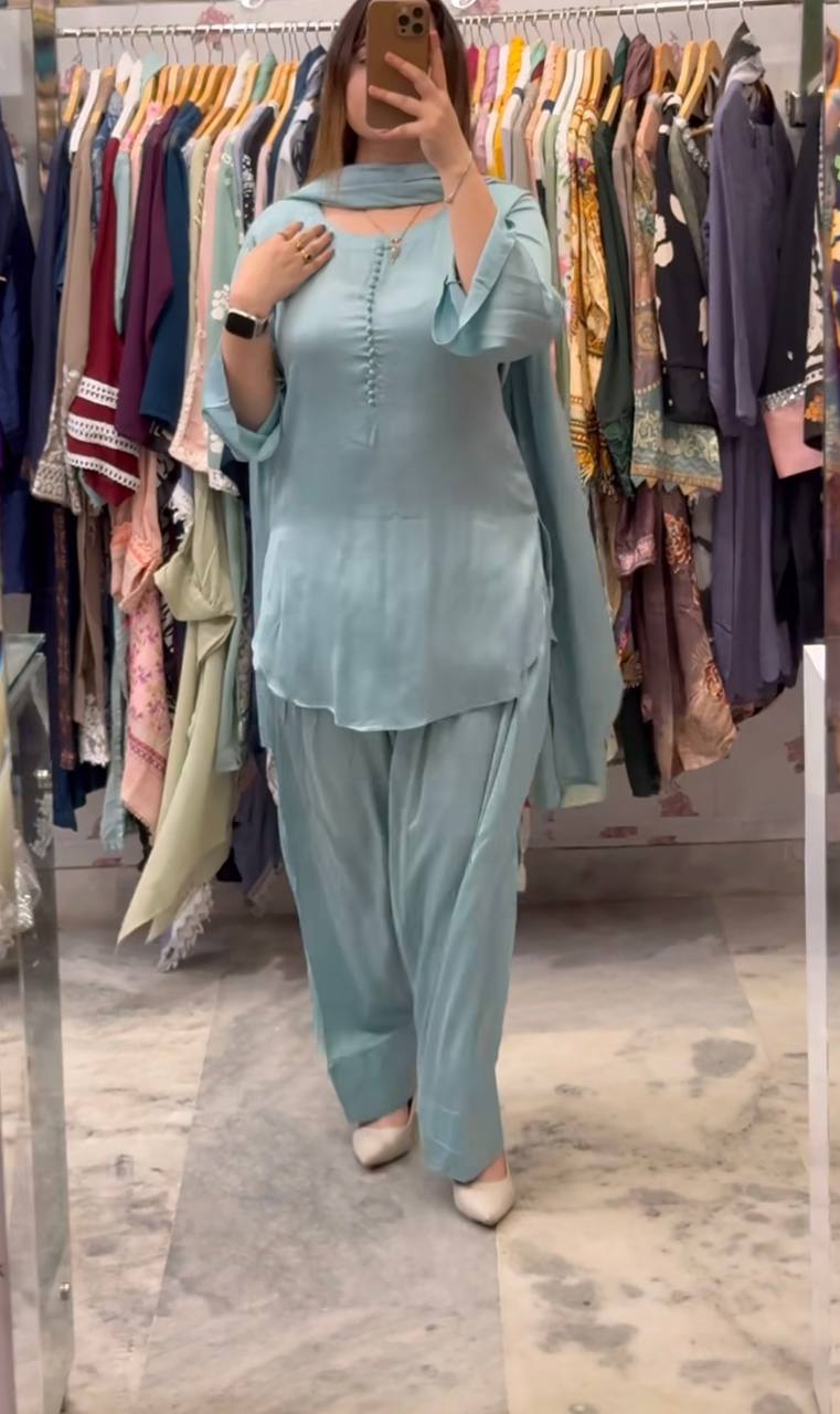Majestic Muse: New Designer Farshi Suit Set