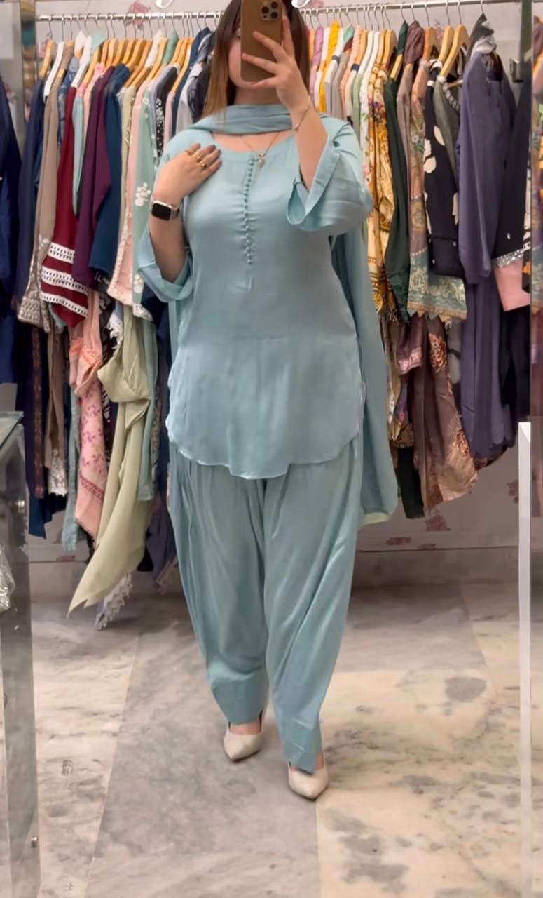 Majestic Muse: New Designer Farshi Suit Set