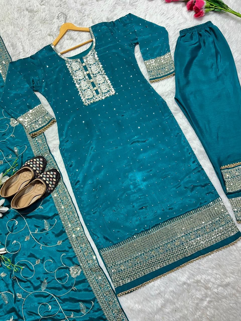 Exquisite Embellishments: Fancy Pakistani Suit Set for Every Occasion