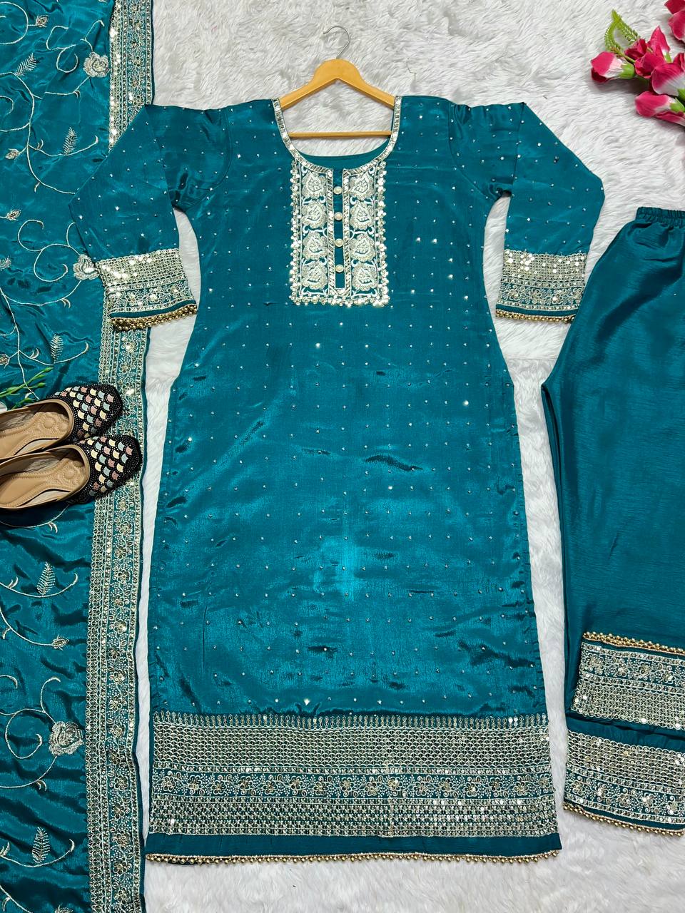 Exquisite Embellishments: Fancy Pakistani Suit Set for Every Occasion