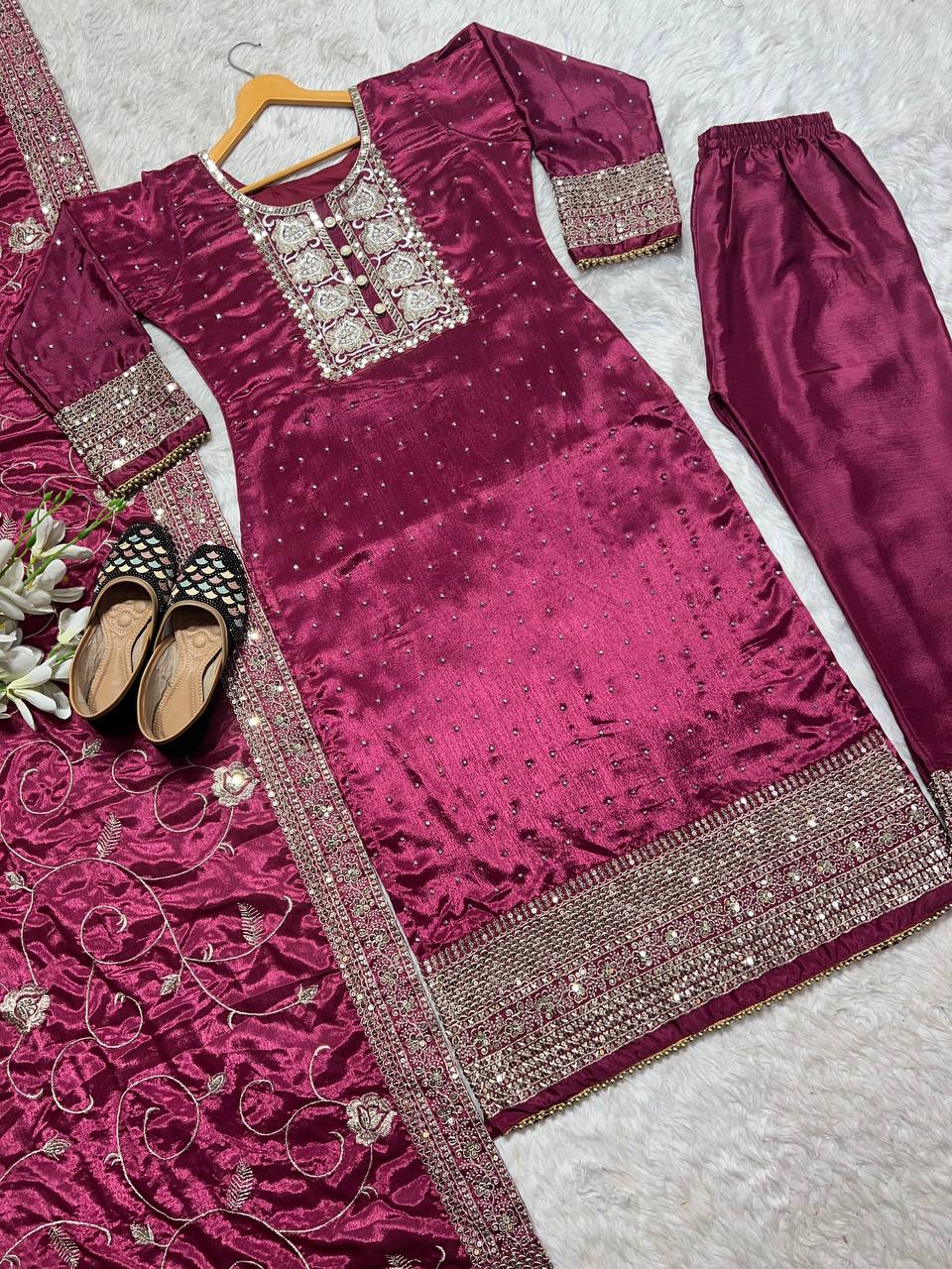 Exquisite Embellishments: Fancy Pakistani Suit Set for Every Occasion