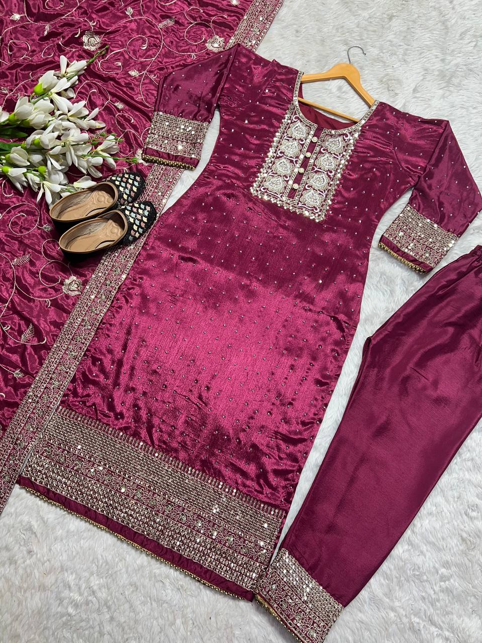 Exquisite Embellishments: Fancy Pakistani Suit Set for Every Occasion