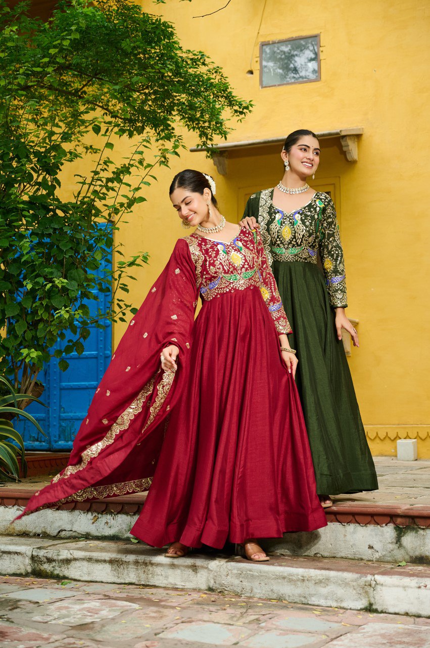 Zari Majesty – Vichitra Silk Gown with Dupatta Elegance
