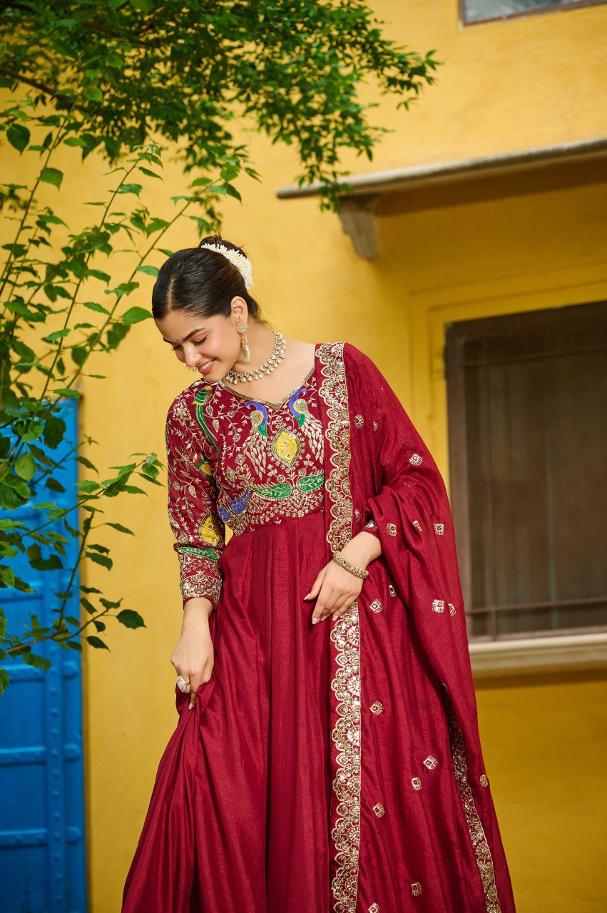Zari Majesty – Vichitra Silk Gown with Dupatta Elegance