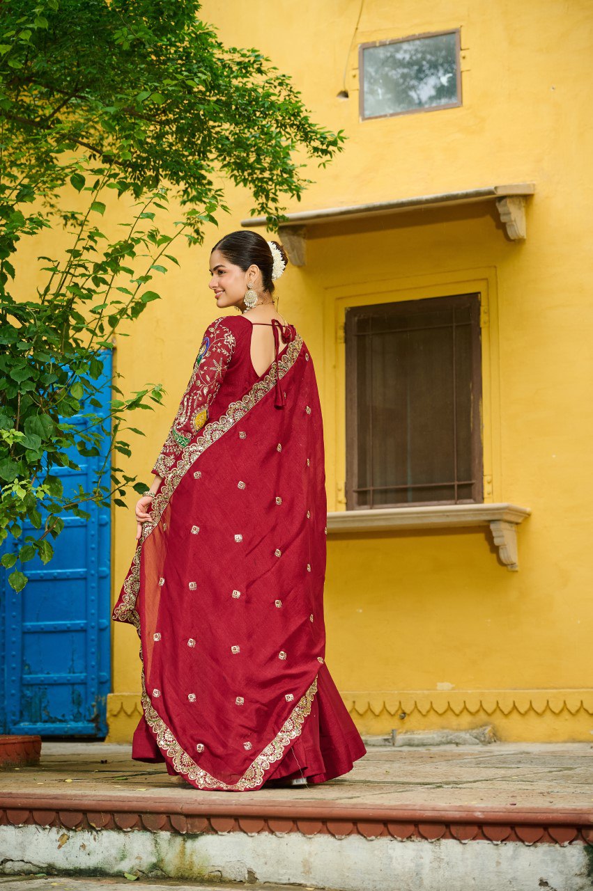 Zari Majesty – Vichitra Silk Gown with Dupatta Elegance
