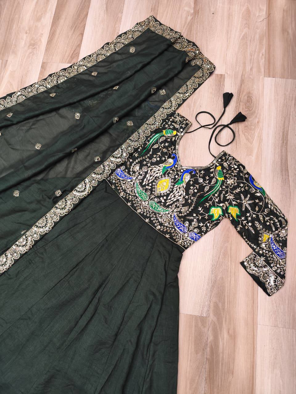 Zari Majesty – Vichitra Silk Gown with Dupatta Elegance