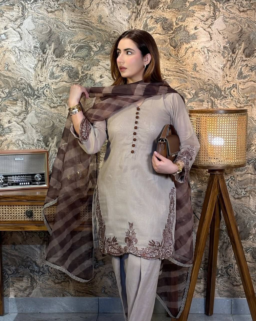 Aagyeyi Ensemble: Fox Georgette Dupatta Set – Party Perfect