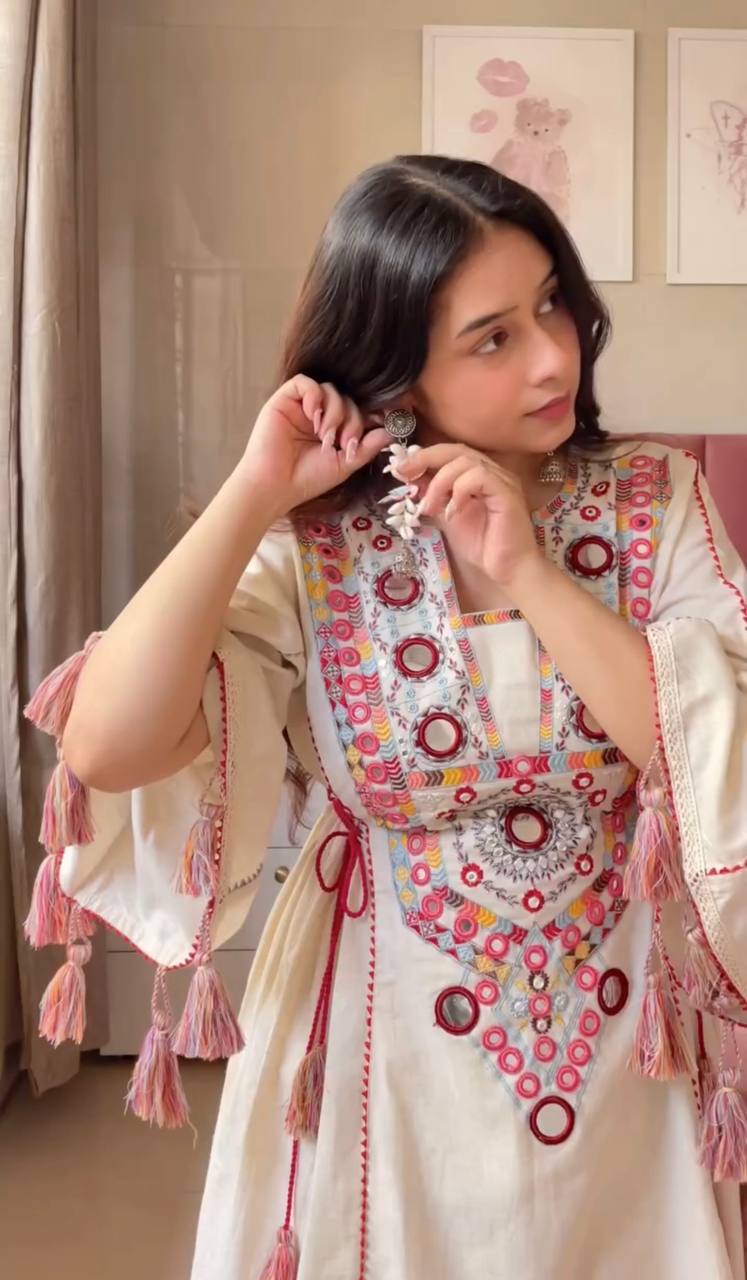 Premium Readywear Kurti Set β Fully Stitched with Luxe Finish