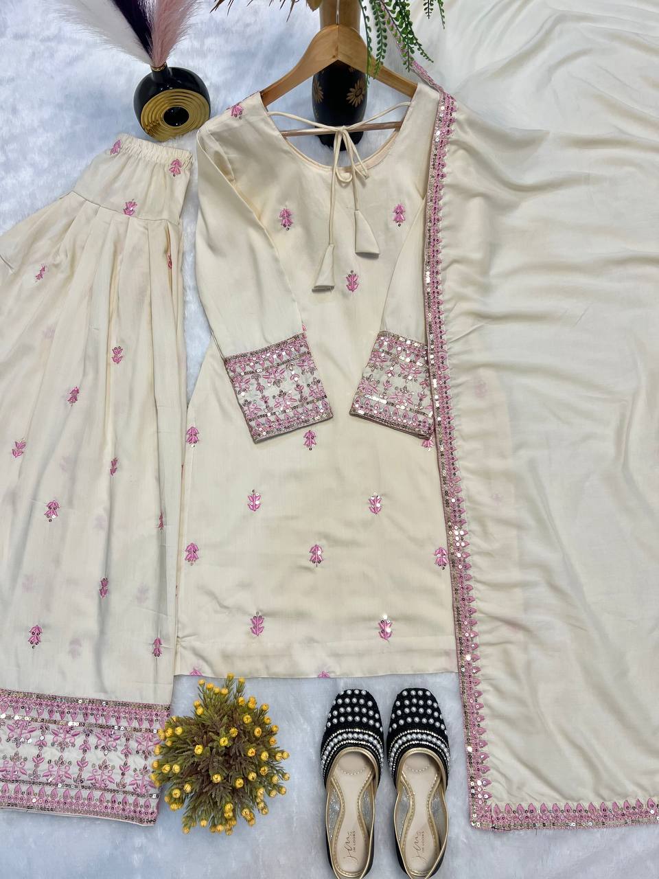 Heer Ranjha β Romantic Party Look with Designer Farshi Suit