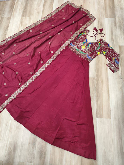 Zari Majesty – Vichitra Silk Gown with Dupatta Elegance