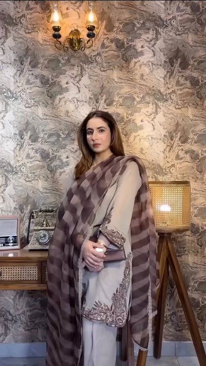 Aagyeyi Ensemble: Fox Georgette Dupatta Set – Party Perfect