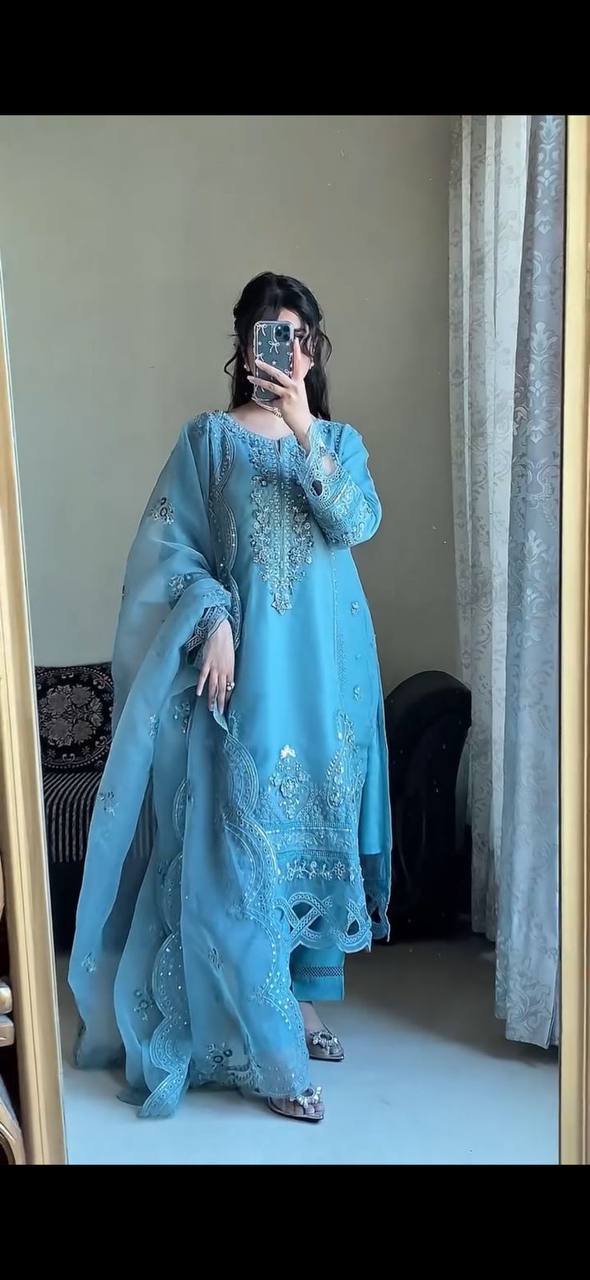 Luxury Craftsmanship: Georgette Designer Suit with Dupatta & Embroidery