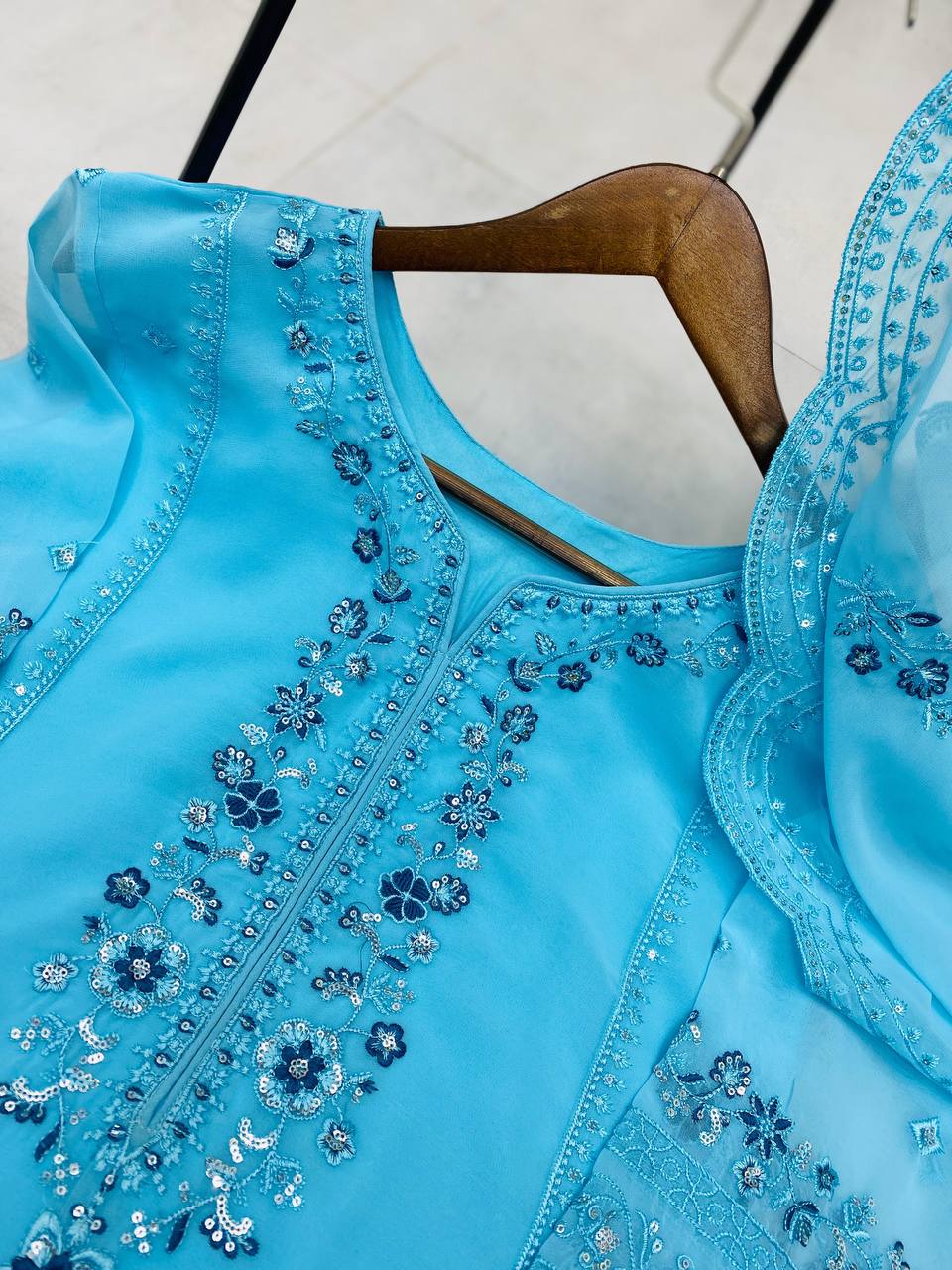 Luxury Craftsmanship: Georgette Designer Suit with Dupatta & Embroidery