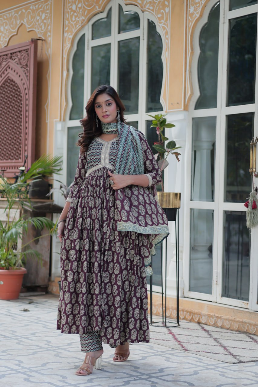 Women's Light Gray Color Cotton Designer Printed Kurta Set 