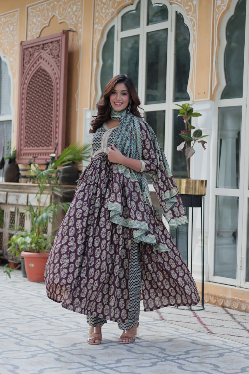 Women's Light Gray Color Cotton Designer Printed Kurta Set
