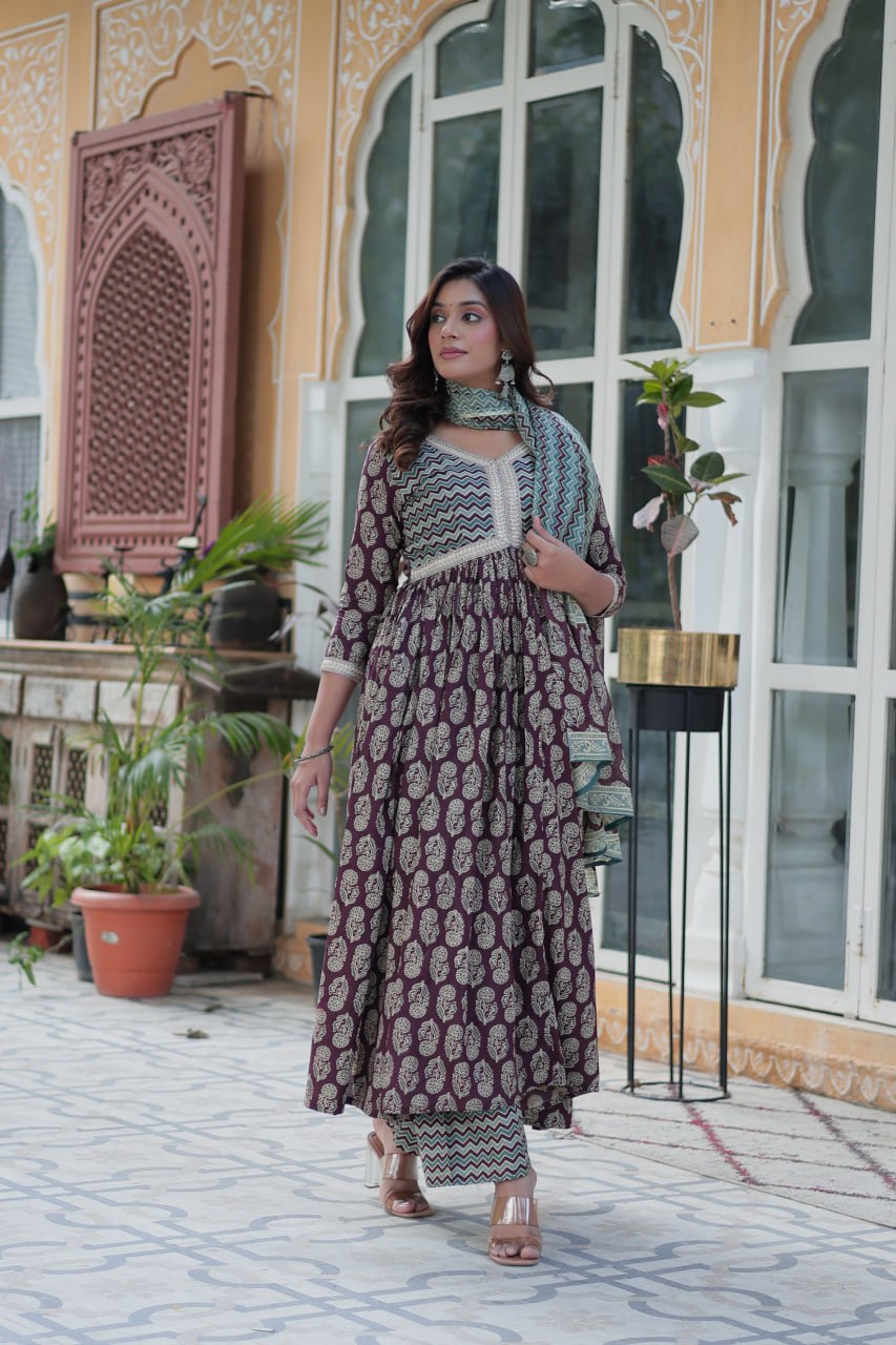 Women's Light Gray Color Cotton Designer Printed Kurta Set
