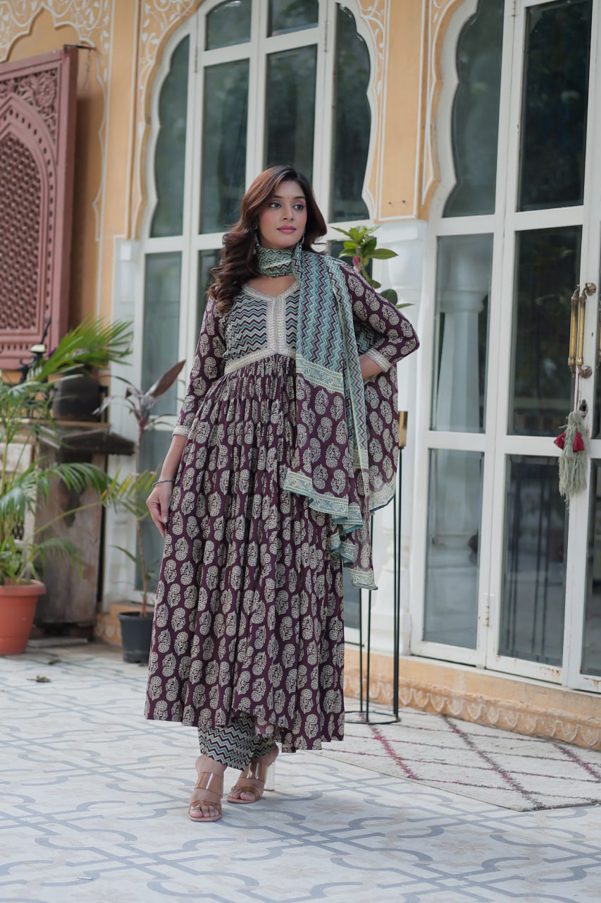 Women's Light Gray Color Cotton Designer Printed Kurta Set 