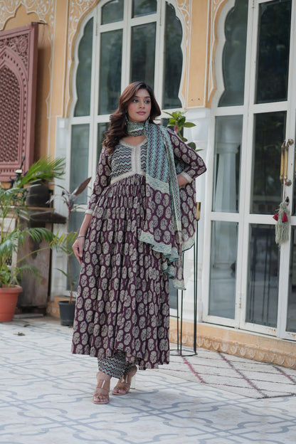 Women's Light Gray Color Cotton Designer Printed Kurta Set 