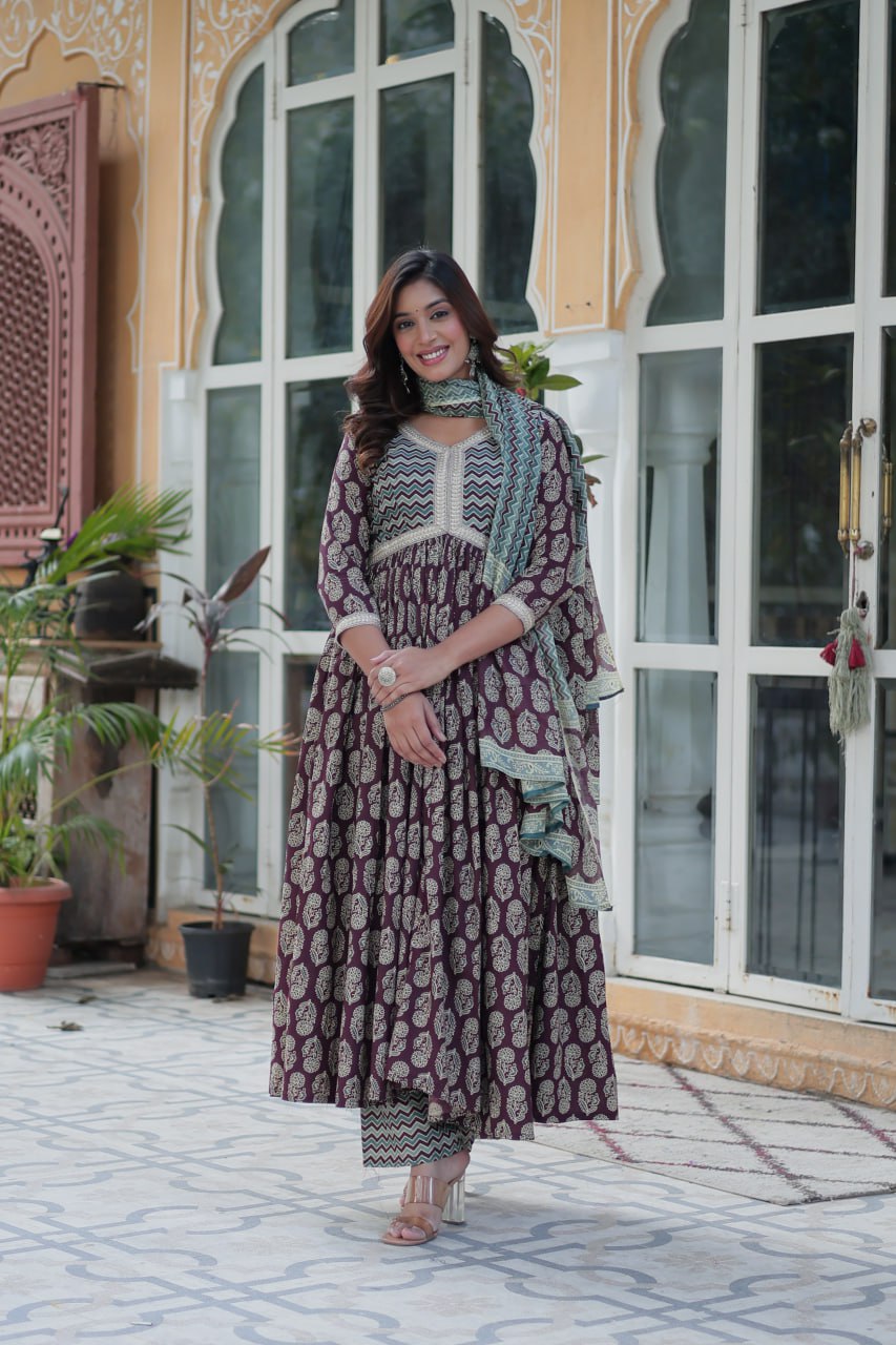 Women's Light Gray Color Cotton Designer Printed Kurta Set 