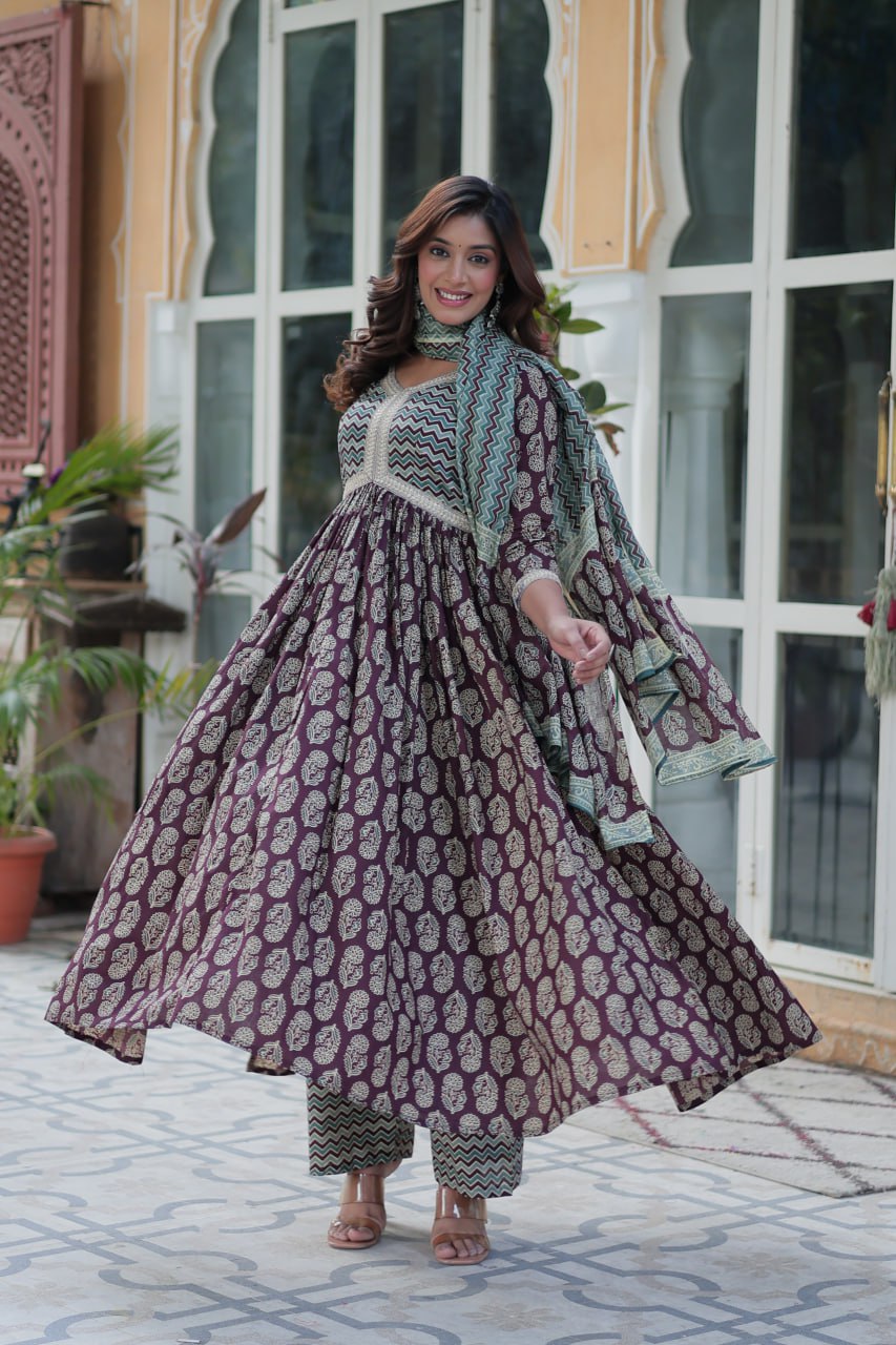 Women's Light Gray Color Cotton Designer Printed Kurta Set 