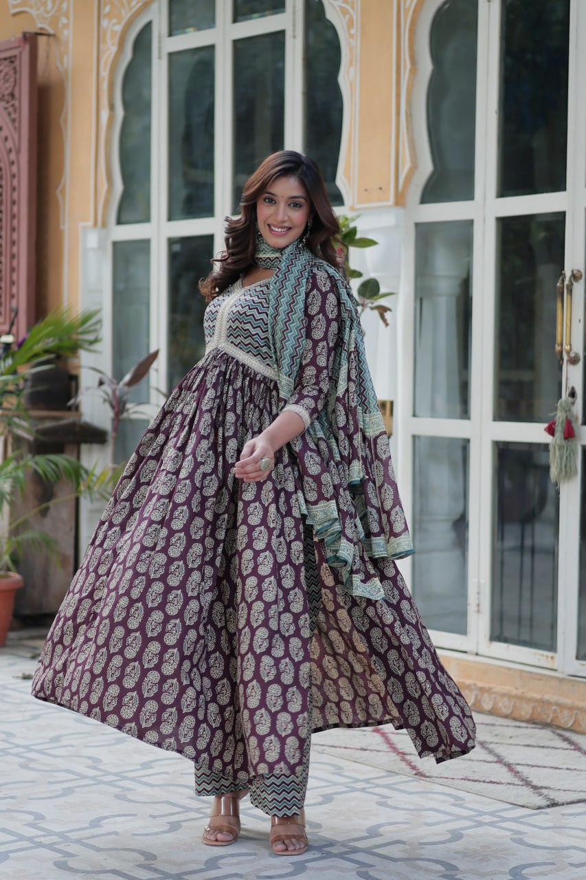 Women's Light Gray Color Cotton Designer Printed Kurta Set 