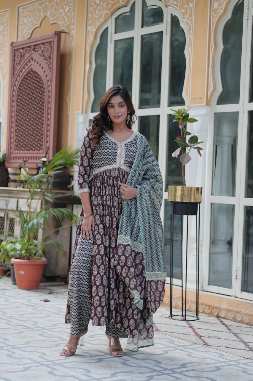 Women's Light Gray Color Cotton Designer Printed Kurta Set 
