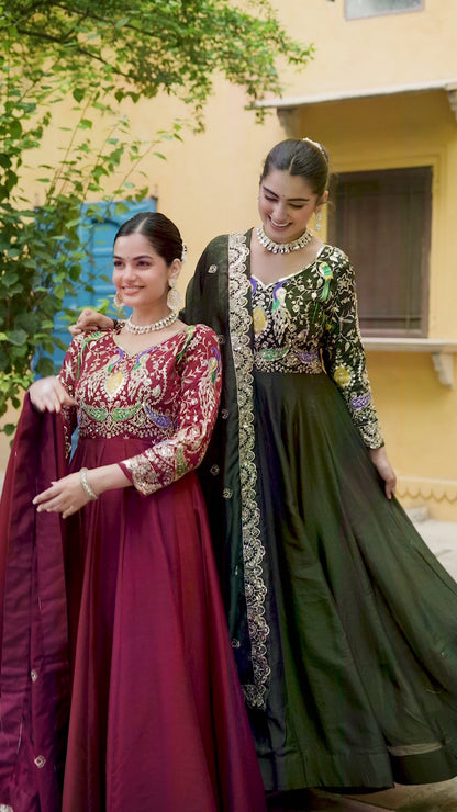 Zari Majesty – Vichitra Silk Gown with Dupatta Elegance